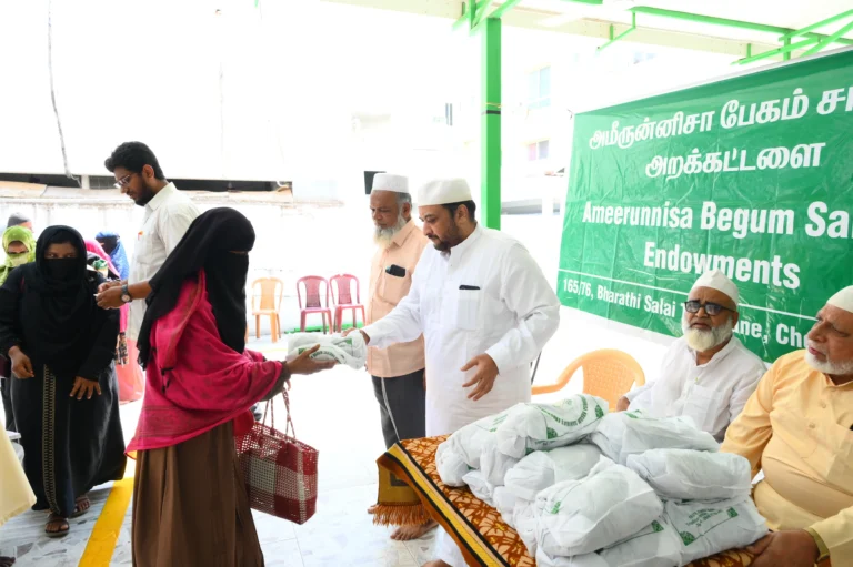 புர்கா / அபாயா விநியோக நிகழ்ச்சி நடைபெற்றது